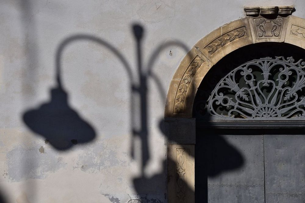 Antico portale di Palazzo Moles