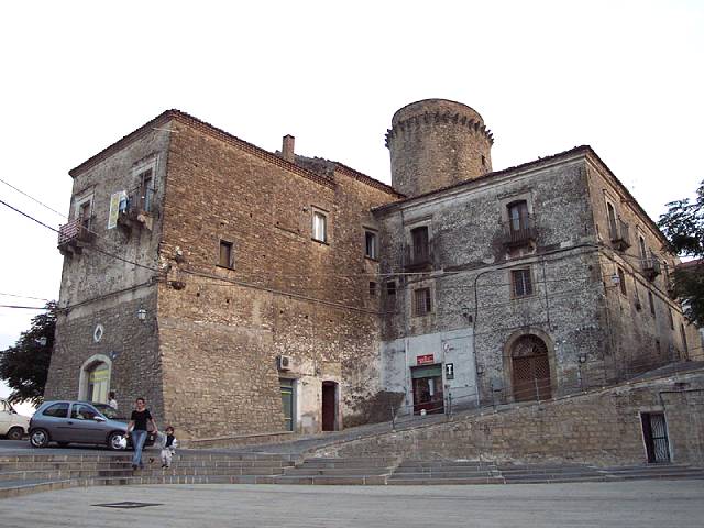 Castello Baronale di Cirigliano