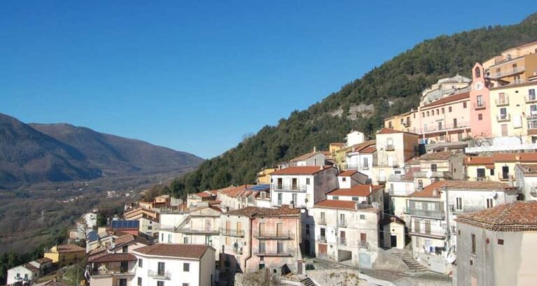 Castelluccio-inferiore-vista-del-paese