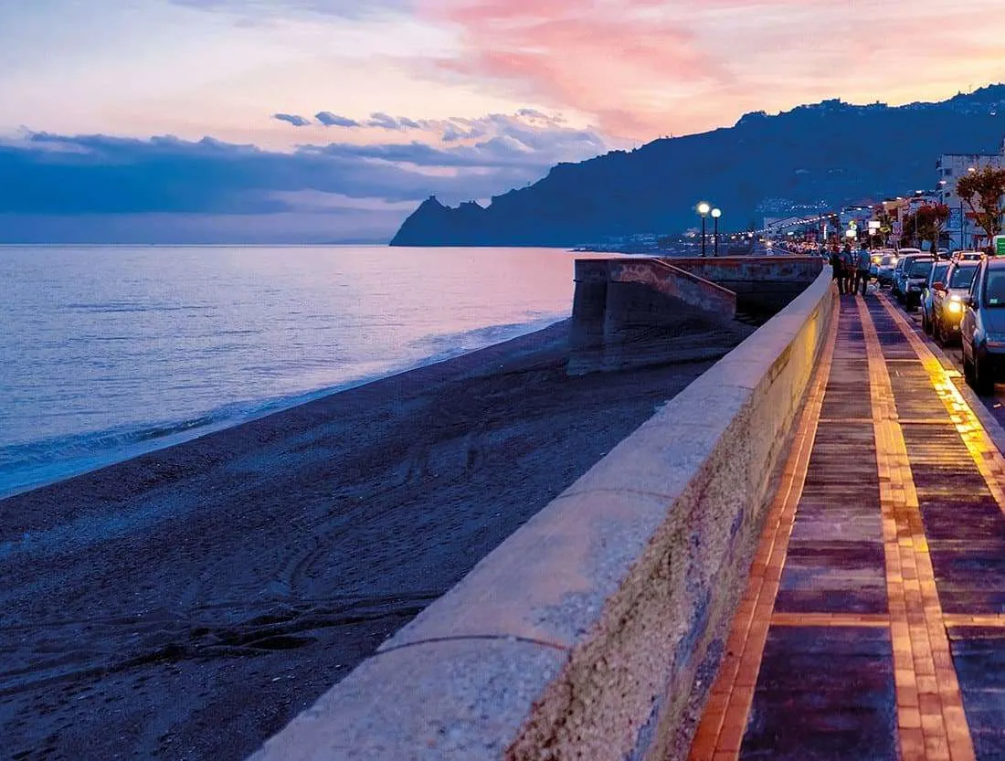 Santa-Teresa-di-Riva-Lungomare