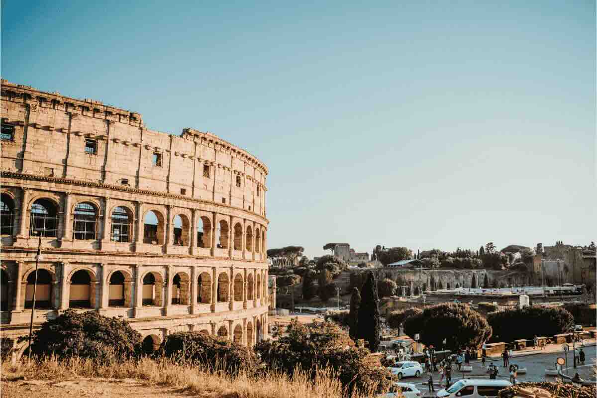 sembra il Colosseo ma si trova a Milano