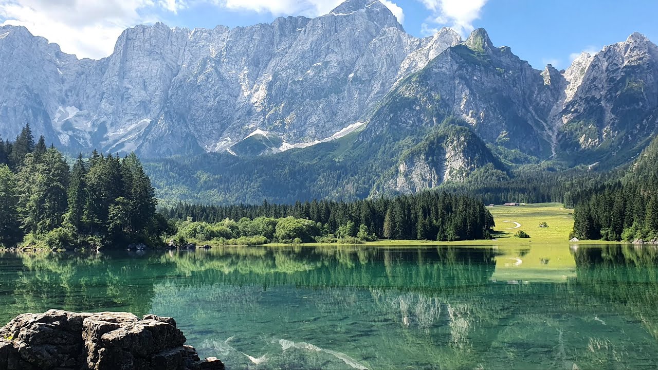 Il lago nascosto tra le montagne del Friuli un angolo di natura tutto da scoprire