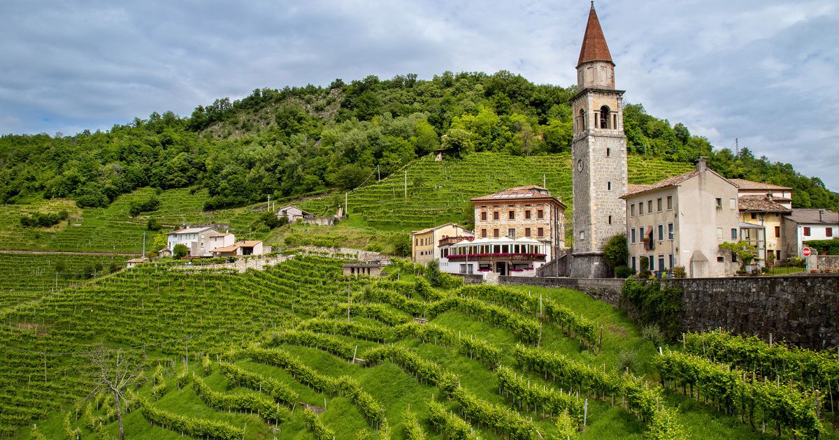 Rolle il piccolo paese del Veneto circondato da vigneti